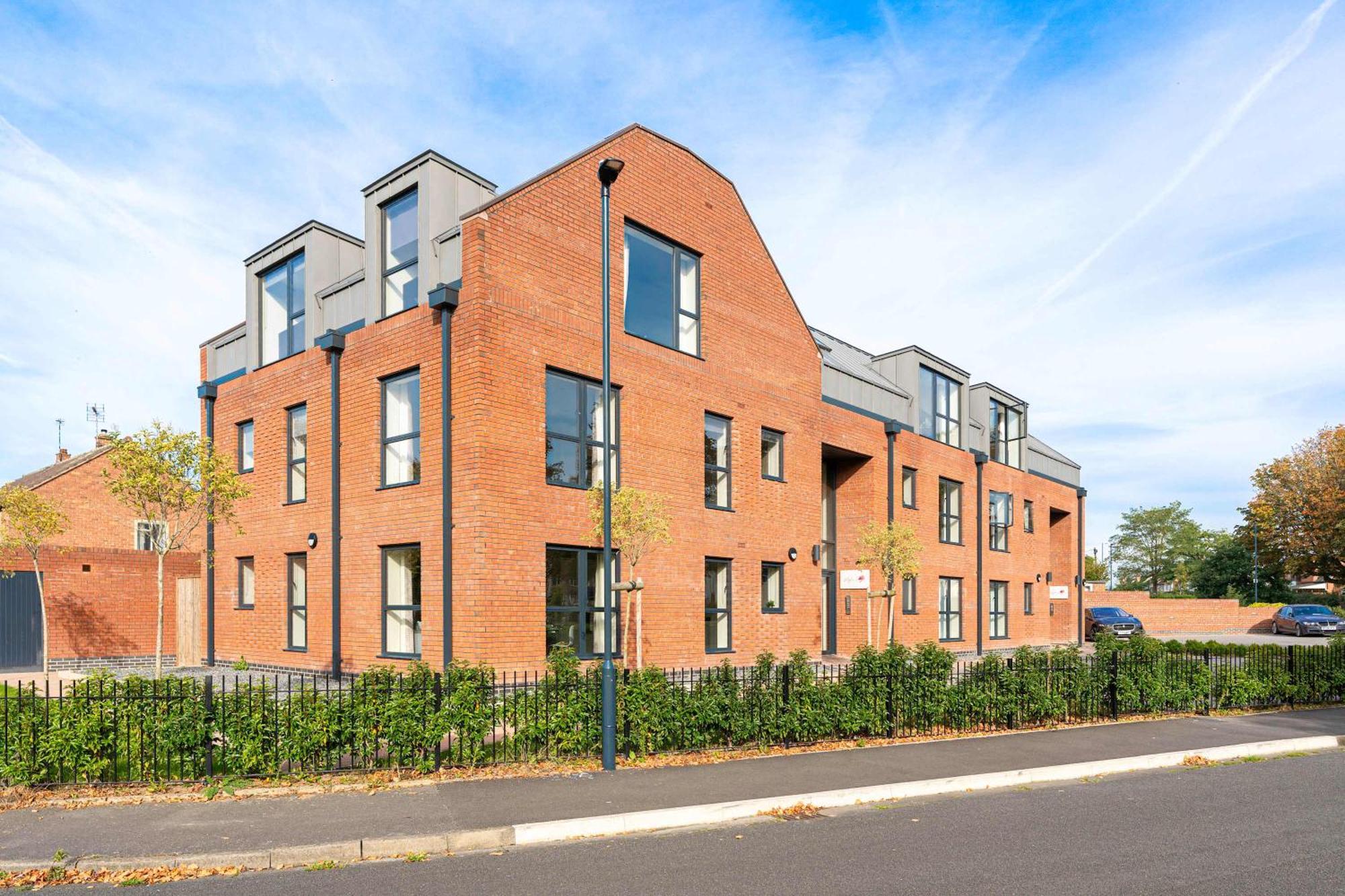 Stylish 2 Bedroom In *