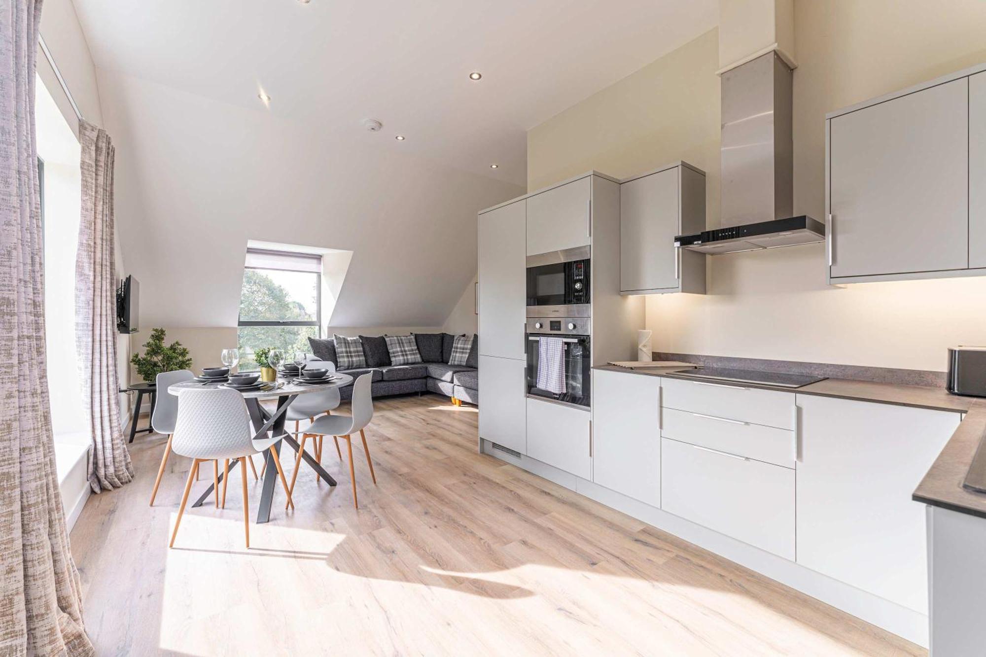 Apartment Stylish 2 Bedroom In